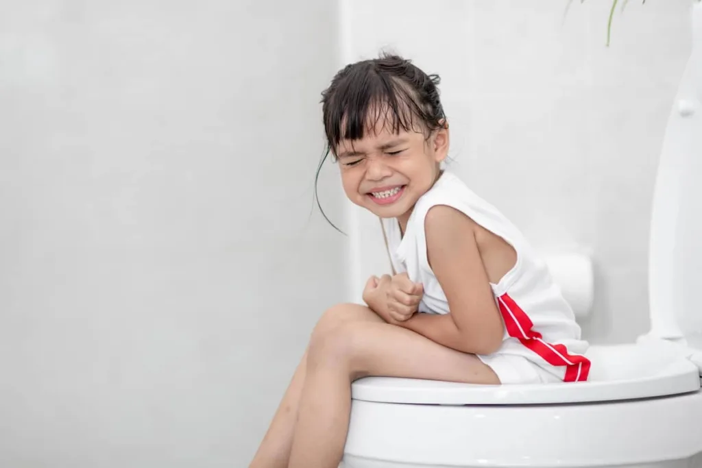 Кишечная инфекция в 3–7 лет: чем поить, чем кормить и когда в больницу
