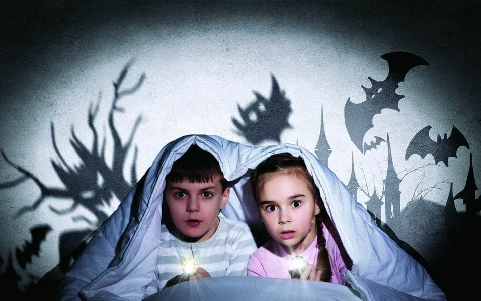 Страхи у ребёнка 3–7 лет: темнота, «монстры», врачи — как помочь малышу и не навредить