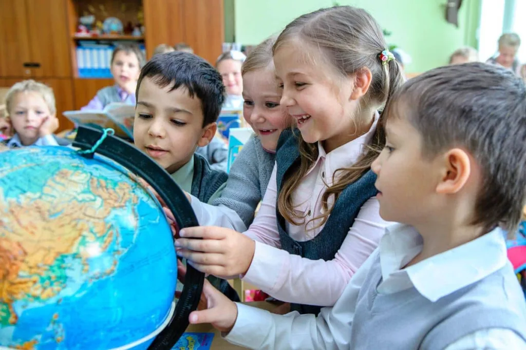 Трудности общения у ребёнка 7–12 лет: застенчивость или тревожность