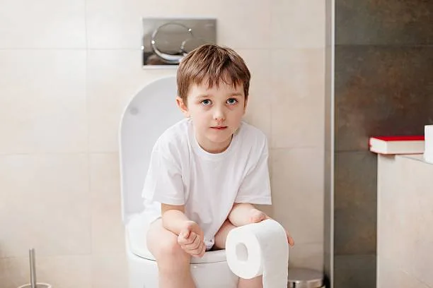 Запор у ребёнка 3–7 лет: причины, лечение и профилактика