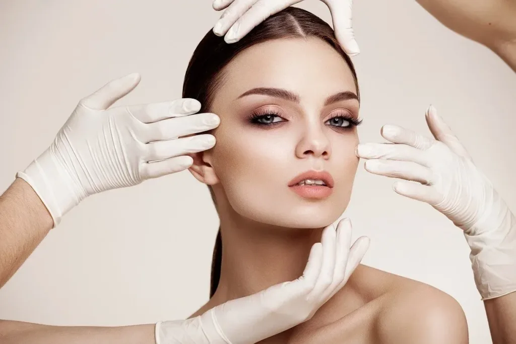 Буллхорн (lip lift): кому делает лучше, а кому — грубее