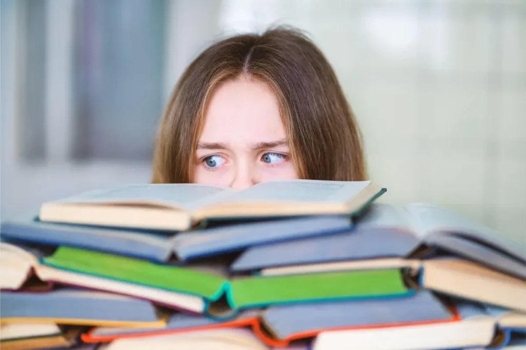 Как подростку 12–18 лет готовиться к экзаменам без срывов